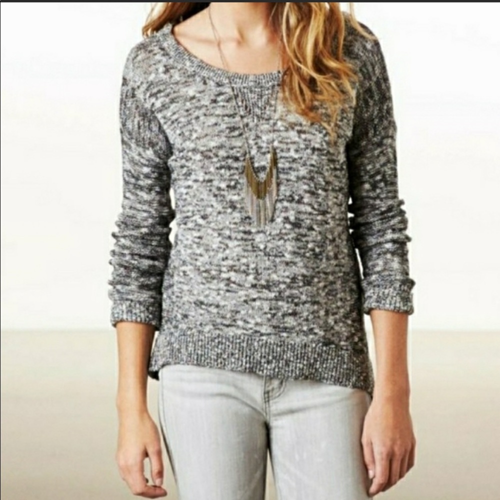 Grey crew neck pullover sweater